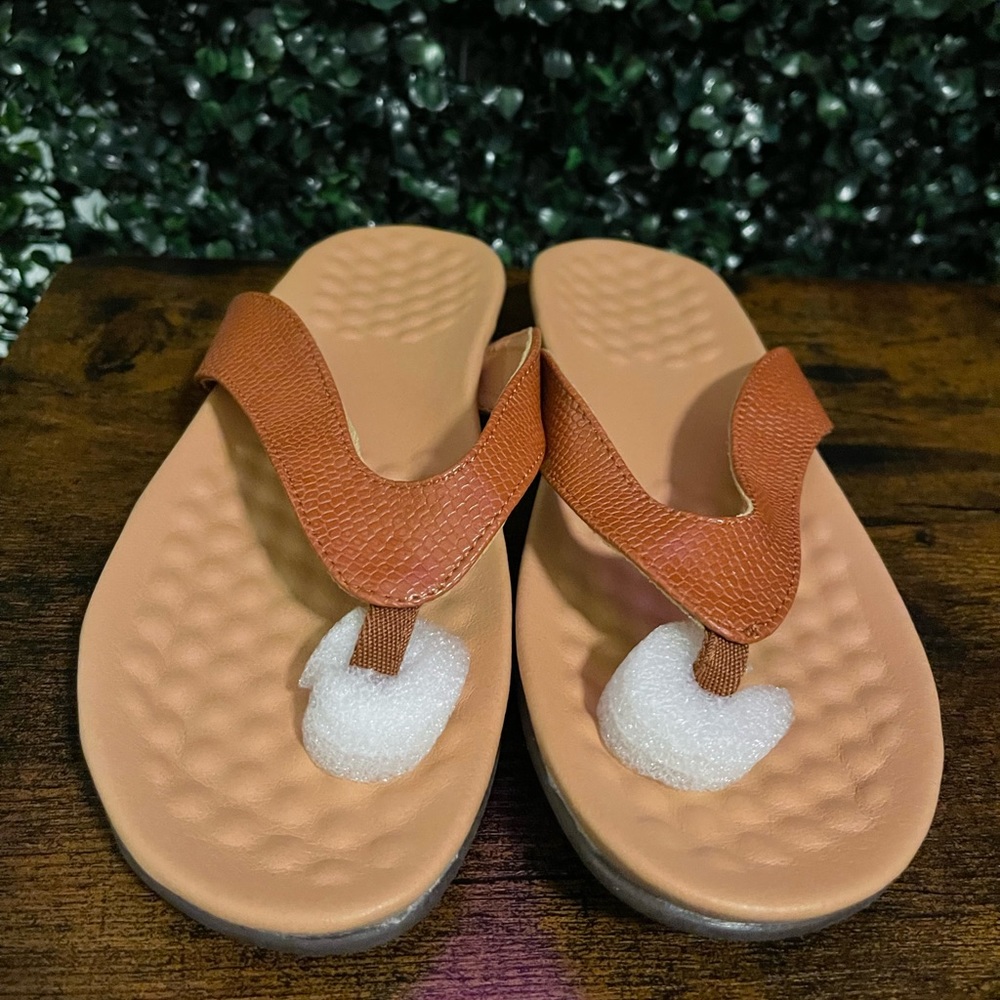 BRAND NEW Cognac sandals